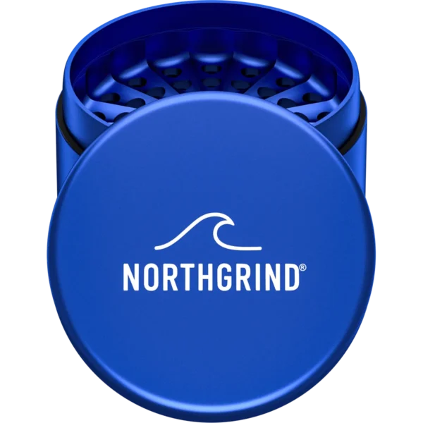 NORTHGRIND® Toothless Alu-Grinder Langeoog Horizon Blue (Blau) – Deckel mit Logo