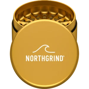 NORTHGRIND® Toothless Alu Grinder Langeoog Island Glow (Gold) – lid with logo